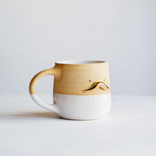 Load image into Gallery viewer, Mr Mo cup - White/Gold no.2  (seconds)